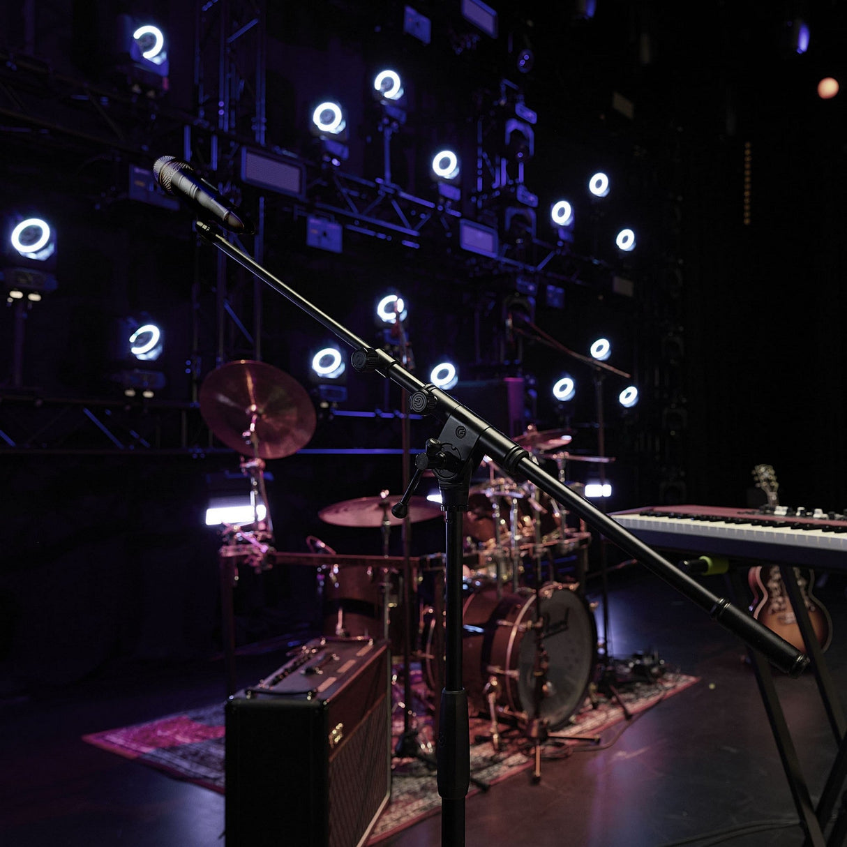 Gravity TMS 4X32 B Touring Series Microphone Stand with 2-Point Adjustment Telescopic Boom