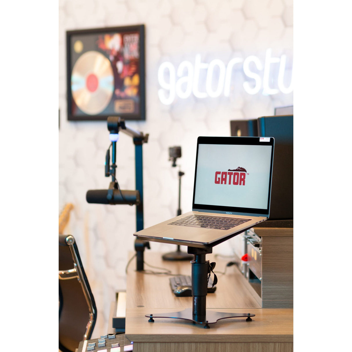 Gator GFWLAPTOP2000 Desktop Laptop and Accessory Stand