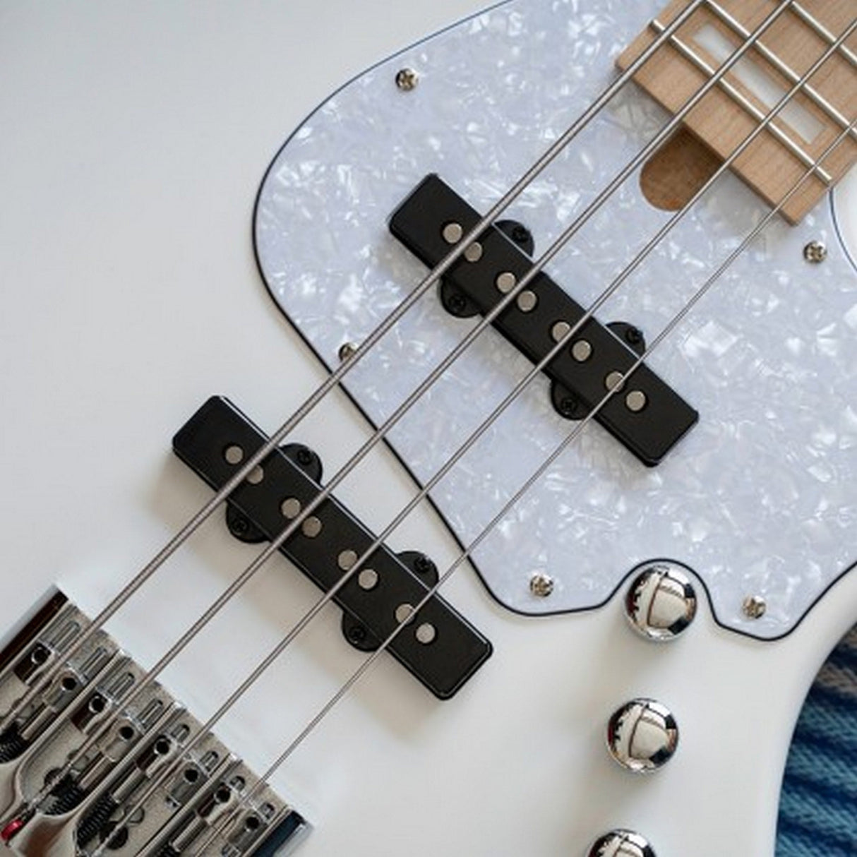 Cort Elrick NJS 4 String Bass Guitar - guitar