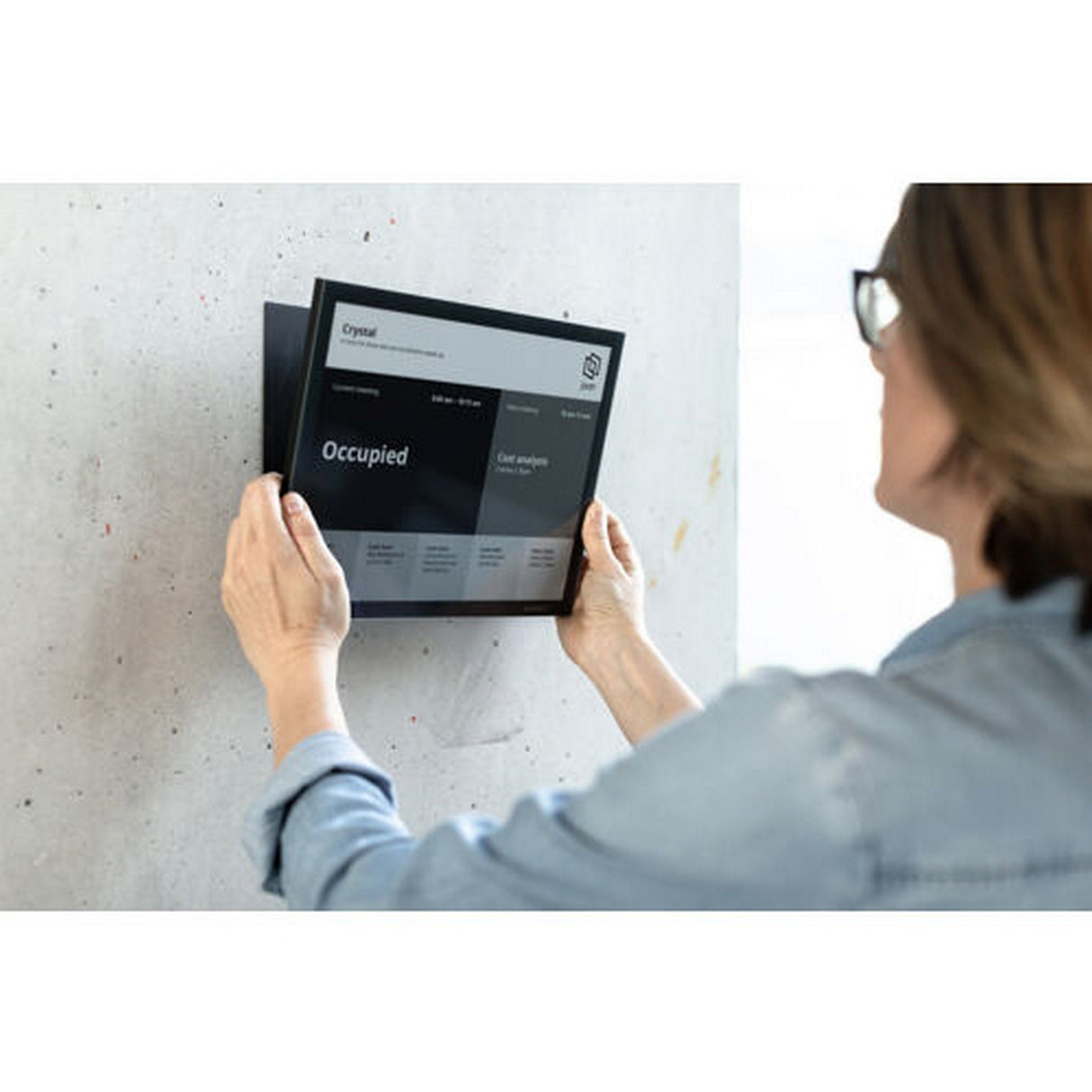 Joan 13 Meeting Room Scheduler Display