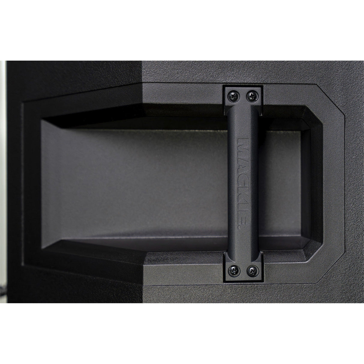 Mackie Thump15v4 15-Inch Powered Bluetooth Loudspeaker