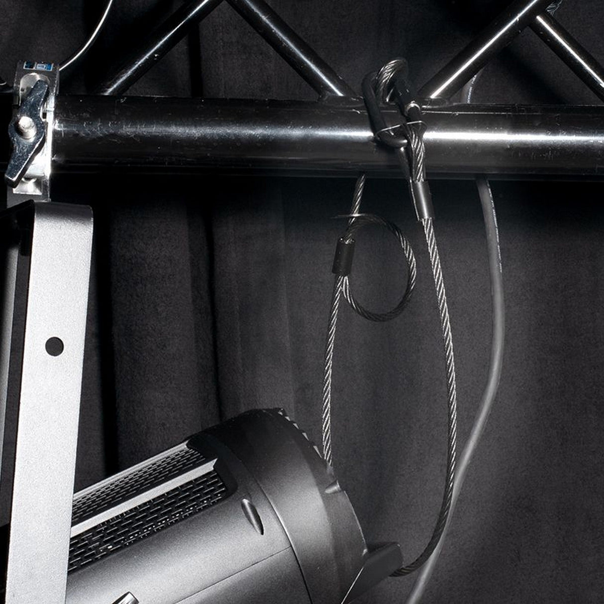 ADJ SC6B 31.5-inch 800 mm Black Safety Cable 70 kg Load Capacity