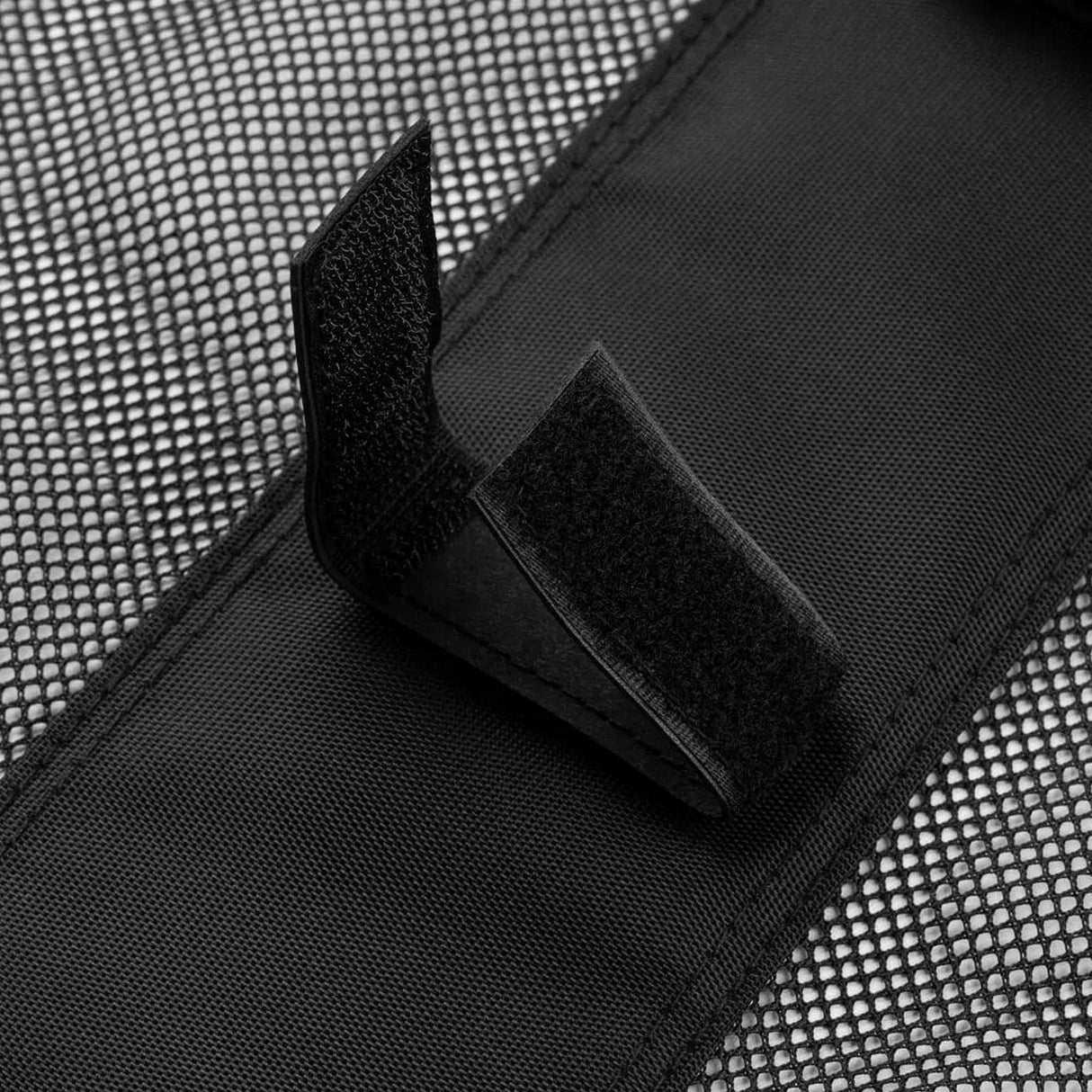 Gator Frameworks GFW-CBLMGM-MSH Mesh Cable Management System Under Desk Organizer