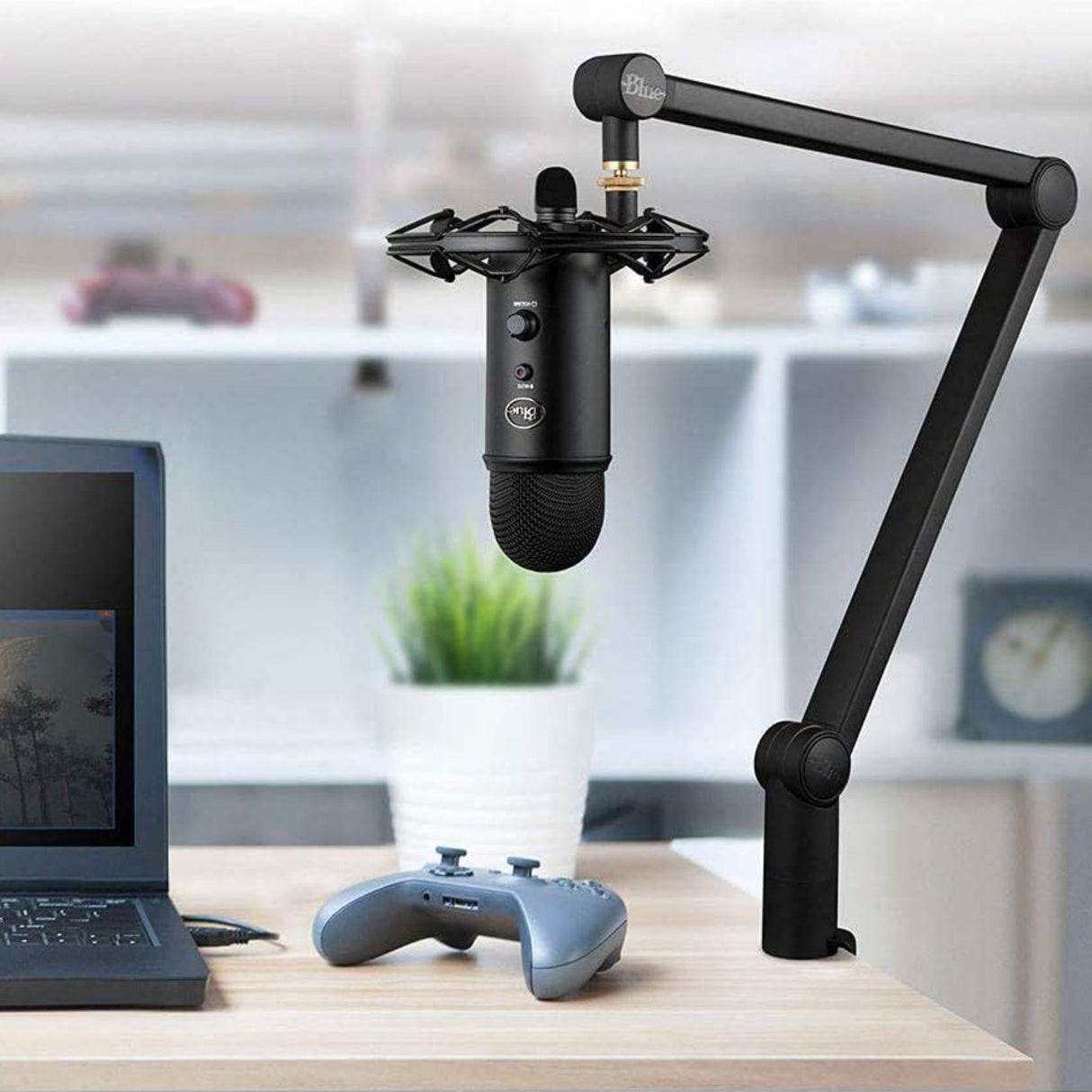 Blue Yeticaster Pro Broadcast USB Microphone Studio Bundle with StudioOne 5 Artist, iZotope RX Elements, and Groove3