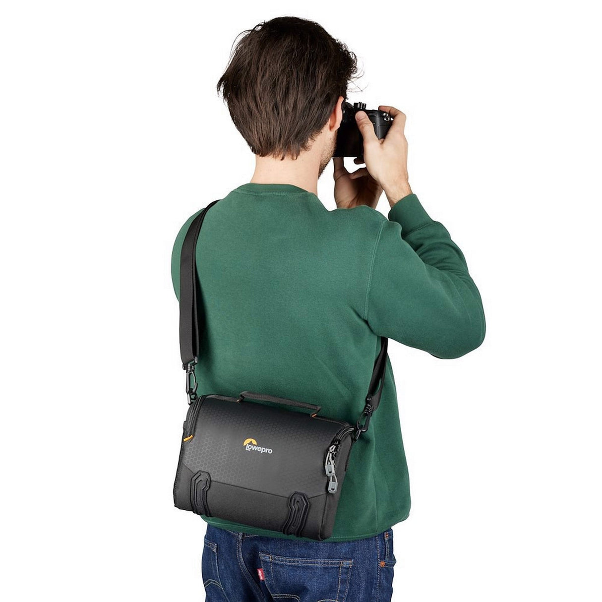 Lowepro Adventura SH 140 III Camera Shoulder Bag Black