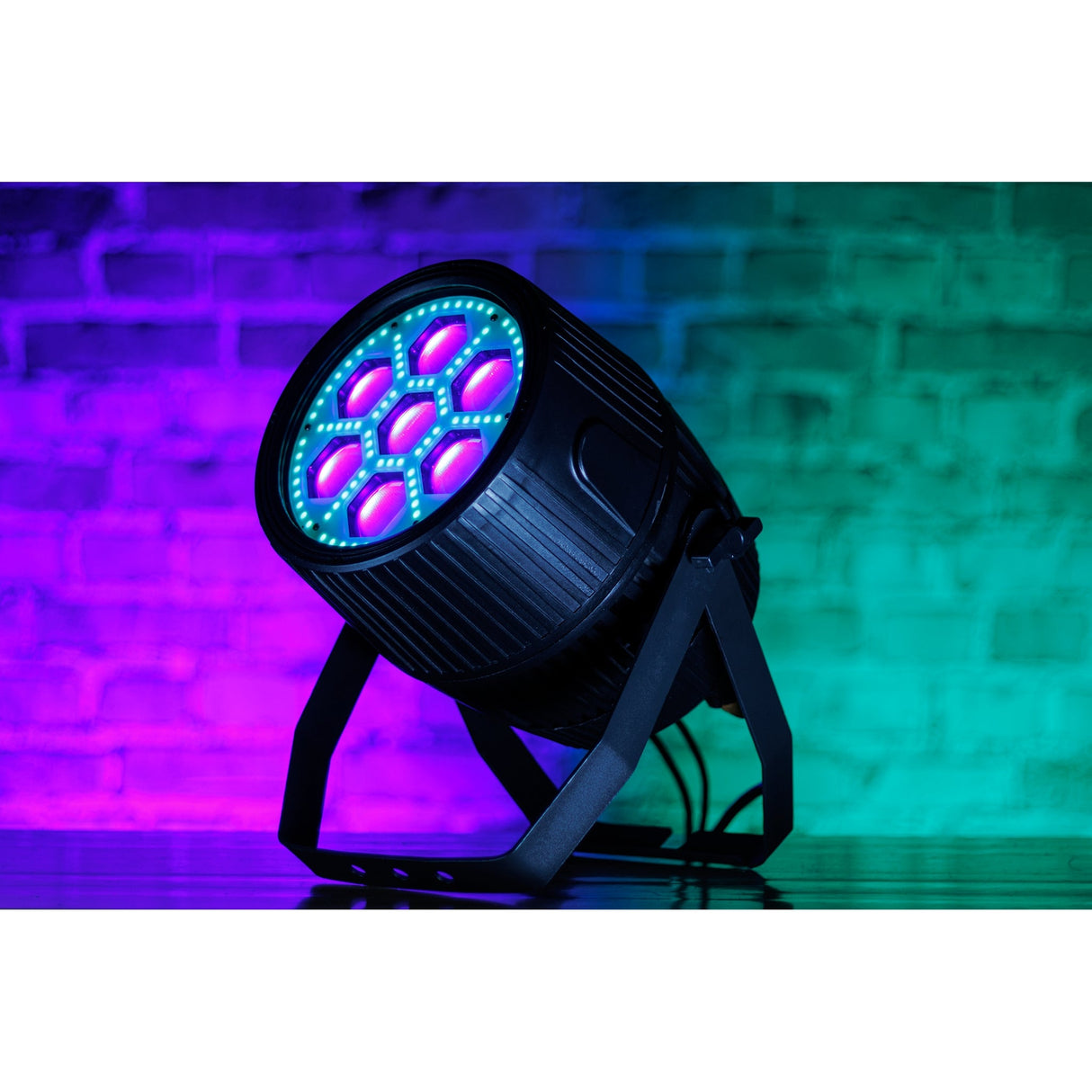 Blizzard Lighting Motif Settelenti 7x 40W 4-In-1 RGBW IP65-Rated LED Wash Fixture Black