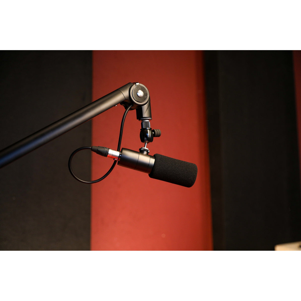 Earthworks ETHOS B XLR Broadcasting Condenser Microphone Black