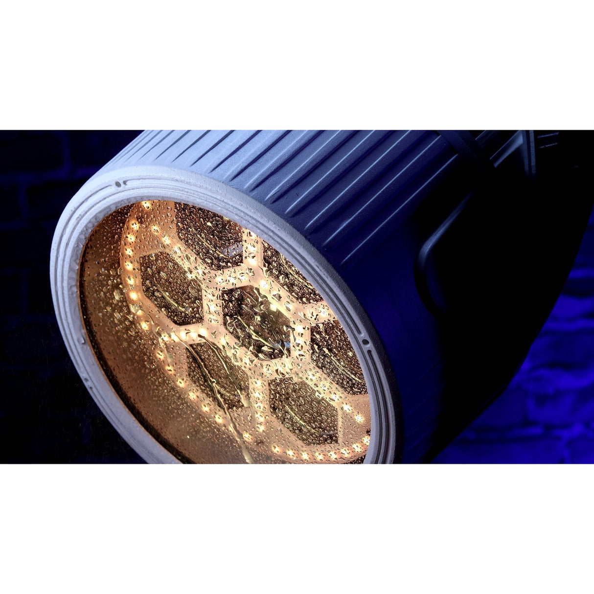 Blizzard Lighting Motif Settelenti CW + WW 7x 40W 2-In-1 Cool White/Warm White LED Zoomable Wash Fixture White