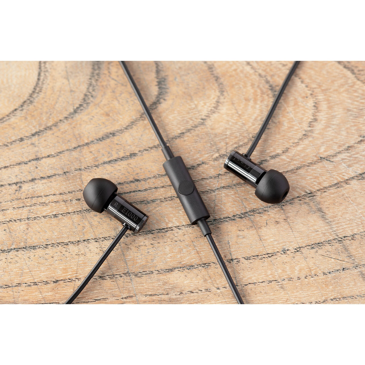 Final Audio E1000C In-Ear Noise Isolating Earphones with Microphone Black