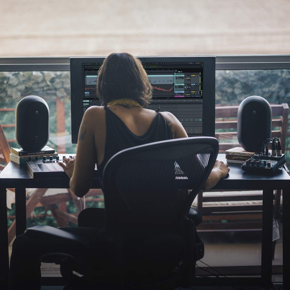 JBL Professional 104-BT Compact Desktop Reference Monitors with Bluetooth Black (Used) - used