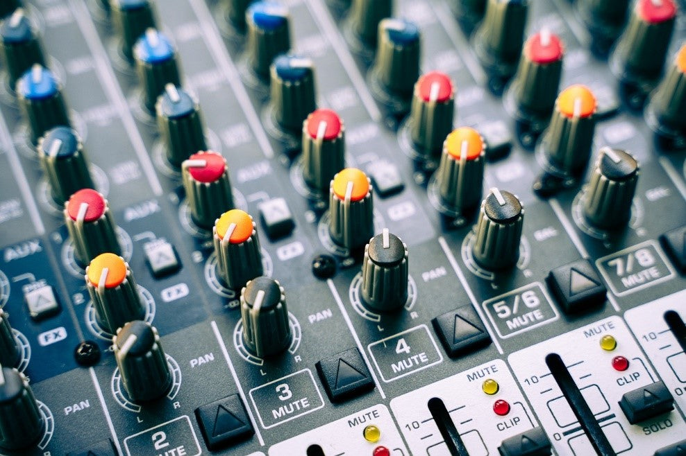 Top Features to Look for When Buying a Mackie Mixer