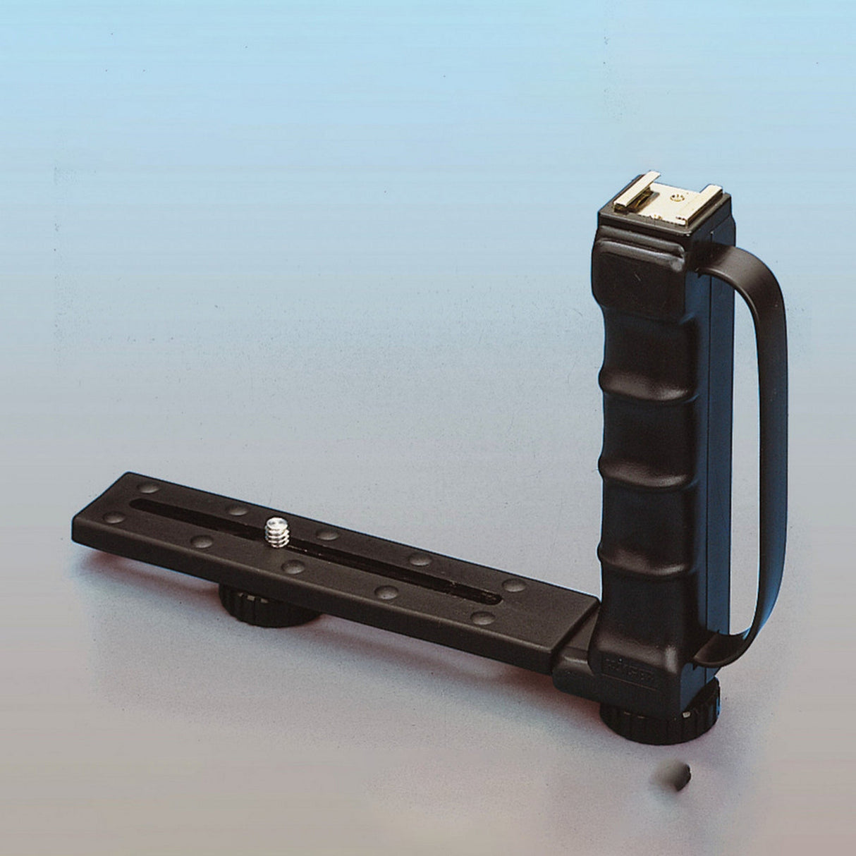 Kaiser Folding Metal L Flash Bracket with Hand Strap