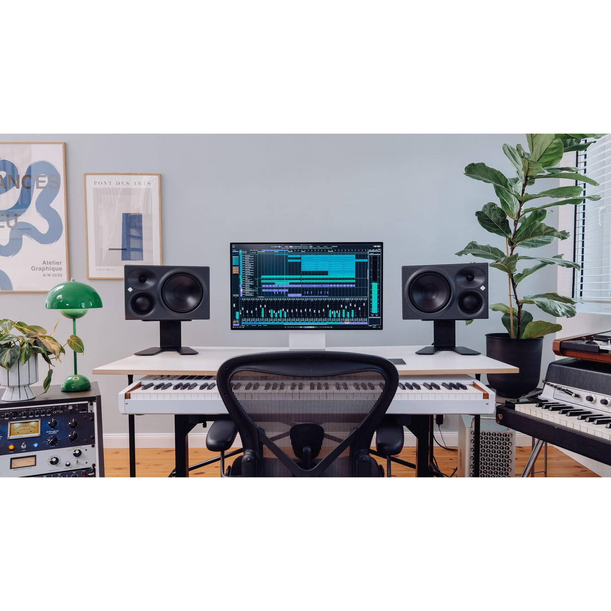 Steinberg Cubase Elements 13 Audio Post-Production Software, Upgrade from Cubase Elements 6-12, School Site License Download