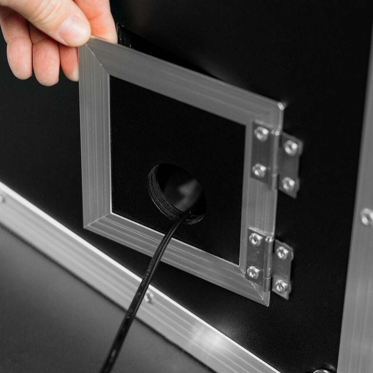 Gator Cases EXPO E Series ELIFT Case for 55" LED Screen