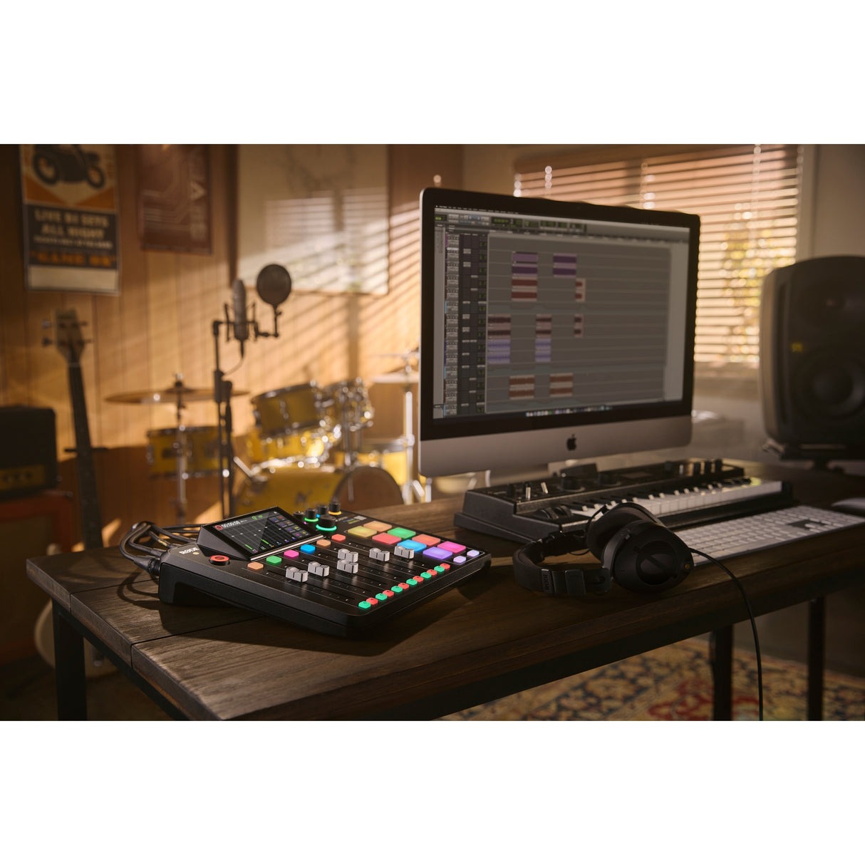 RODE RODECaster Pro II Integrated Audio Production for Podcast Studio