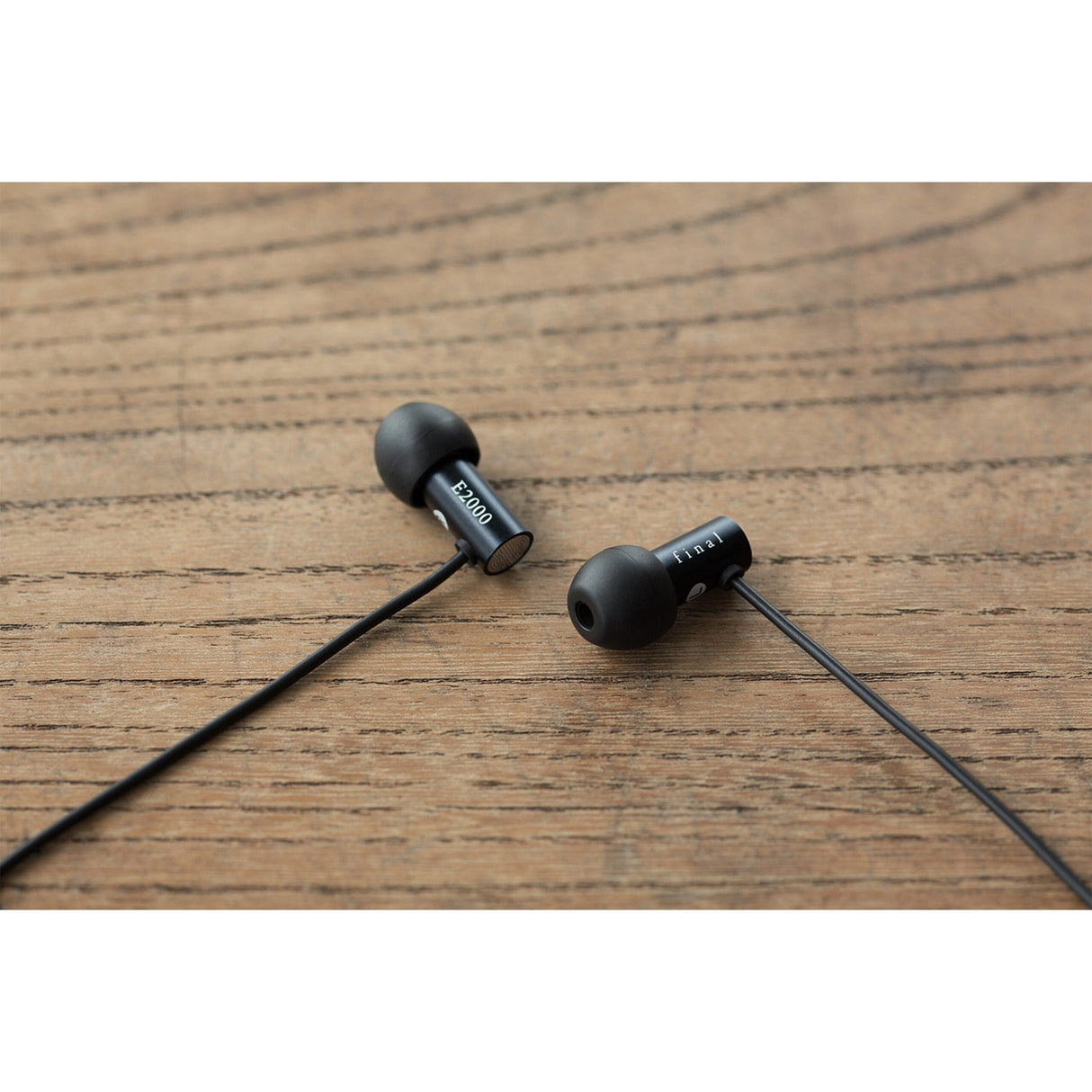 Final Audio E2000C Aluminum Dynamic Driver In-Ear Monitor with Microphone, Matt Black