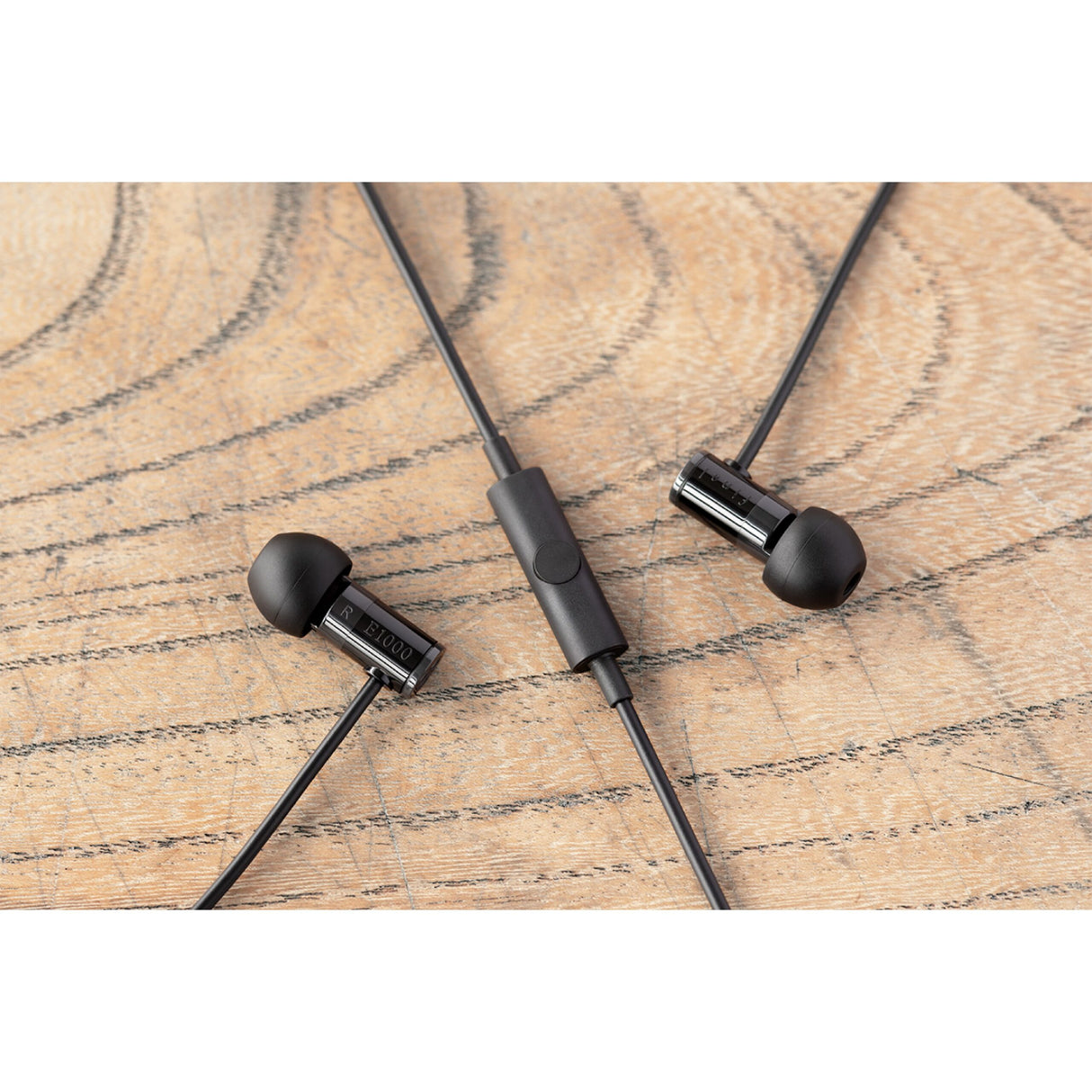 Final Audio E1000C In-Ear Noise Isolating Earphones with Microphone, Black