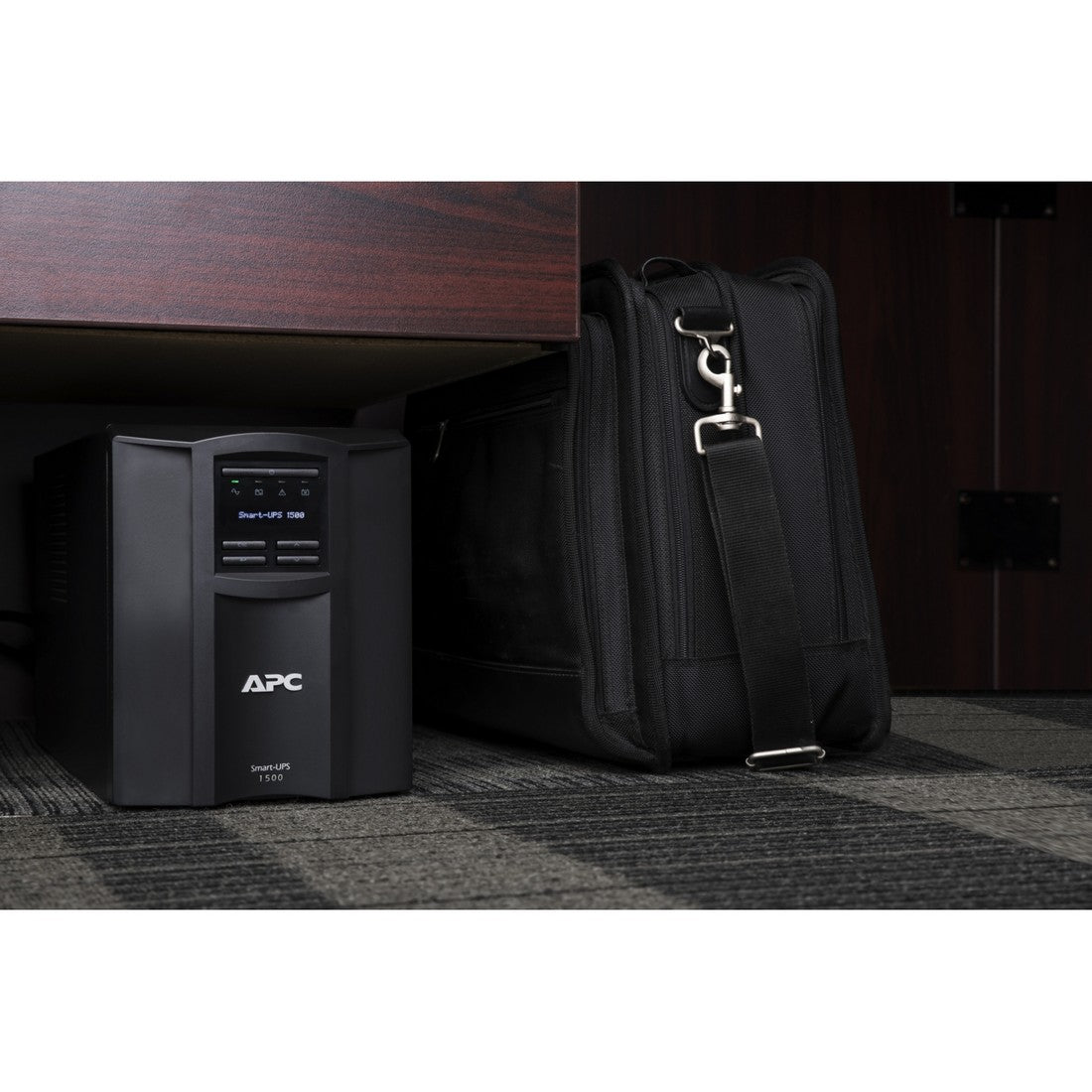 APC SMT1500C 1440VA Smart-UPS 1500 with SmartConnect Port with Eight NEMA 5-15R Outlets