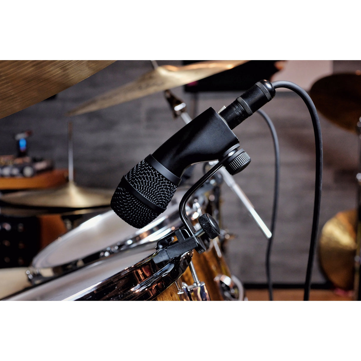 Earthworks DM17 Cardioid Tom and Snare Drum Microphone