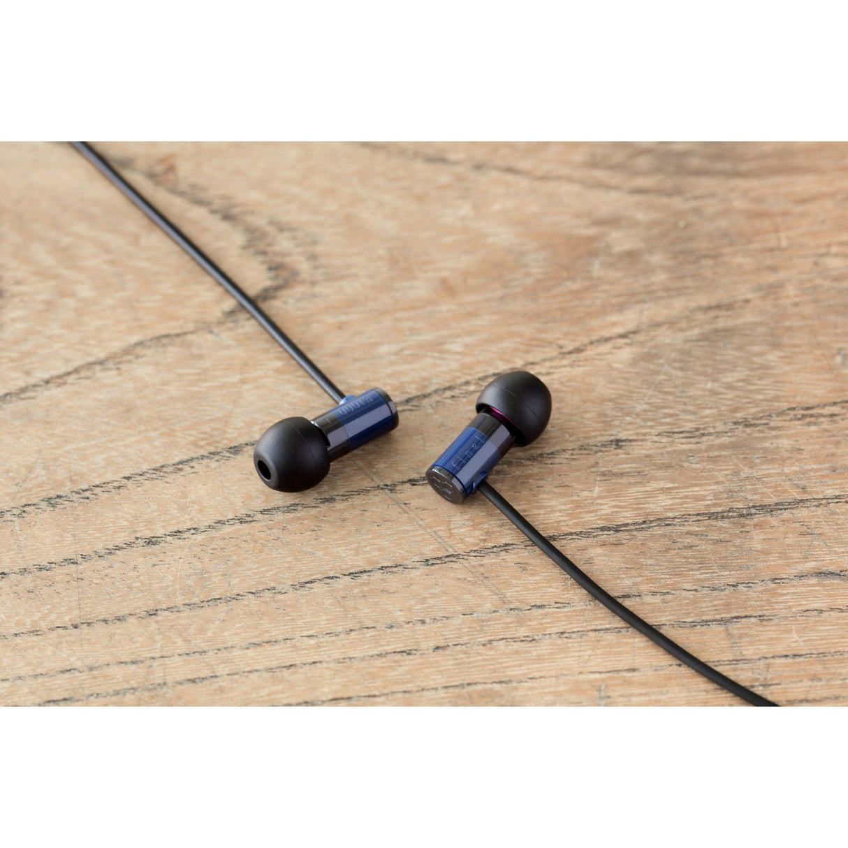 Final Audio E1000 In-Ear Noise Isolating Earphones, Blue