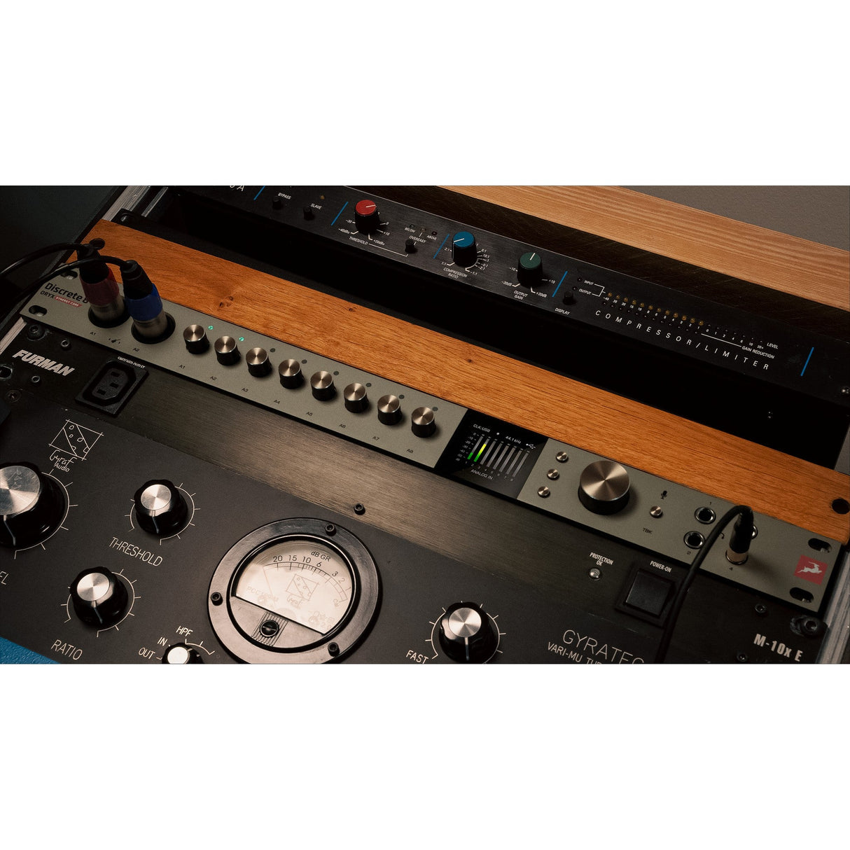 Antelope Audio Discrete 8 Oryx 26×38 USB-C Audio Interface with Synergy Core Real-Time FX Processing