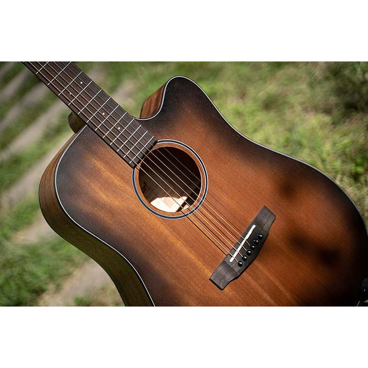 Cort CORE DC Acoustic-Electric Guitar Core Mahogany - guitar