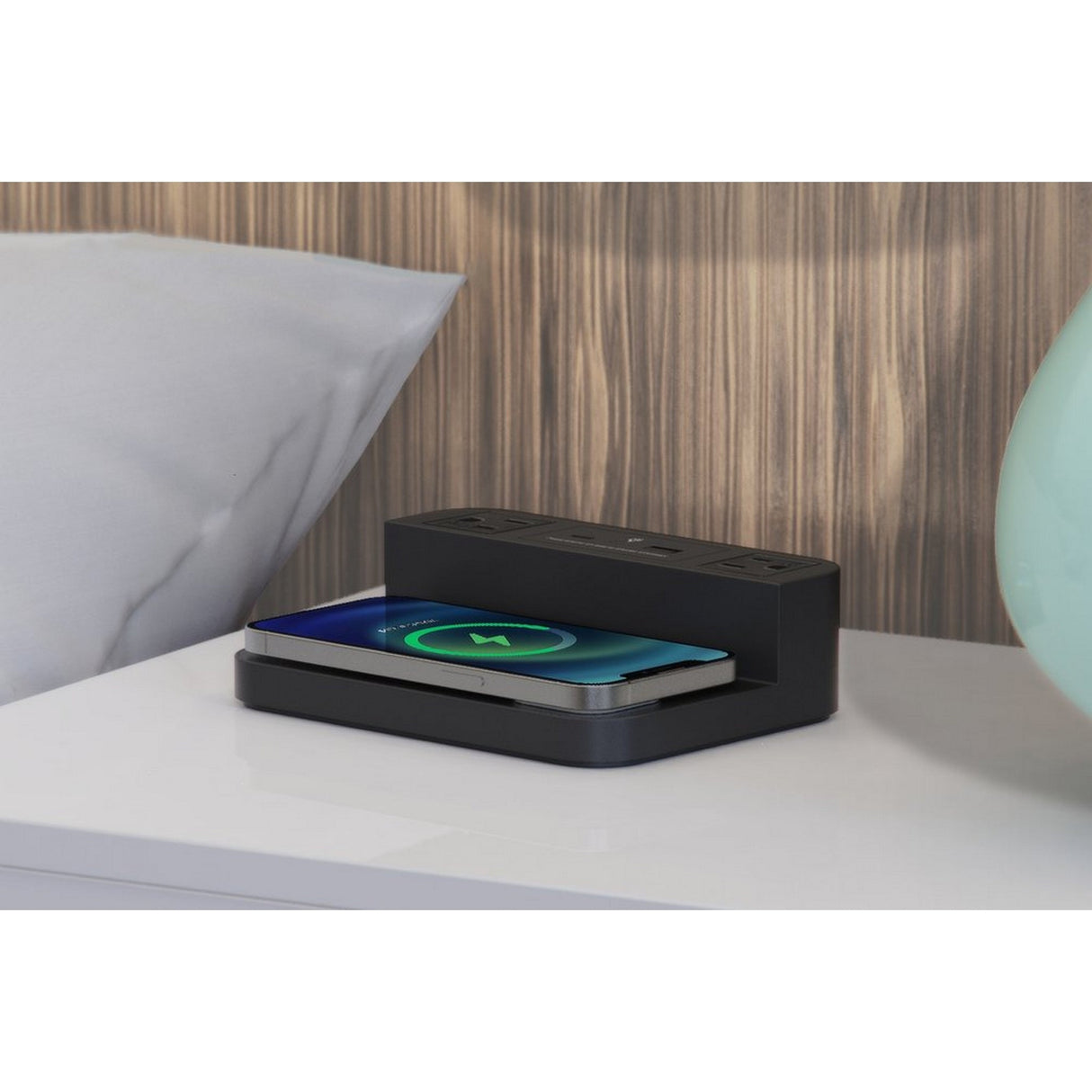 Nonstop Station P Universal USB/USB-C and Wireless Hotel Smartphone Charging Station