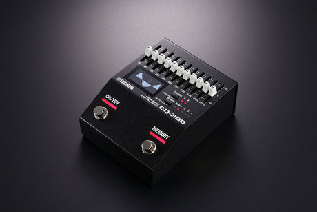 BOSS EQ-200 EQ pedal with display