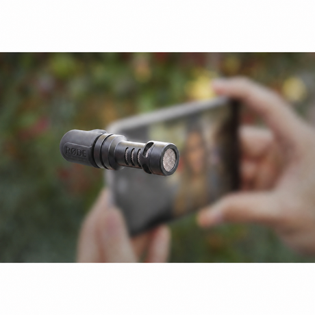 RODE VideoMic ME directional smartphone microphone with TRRS output, cardioid pickup, flexible mount, rear 3.5mm headphone jack, and deluxe furry windshield