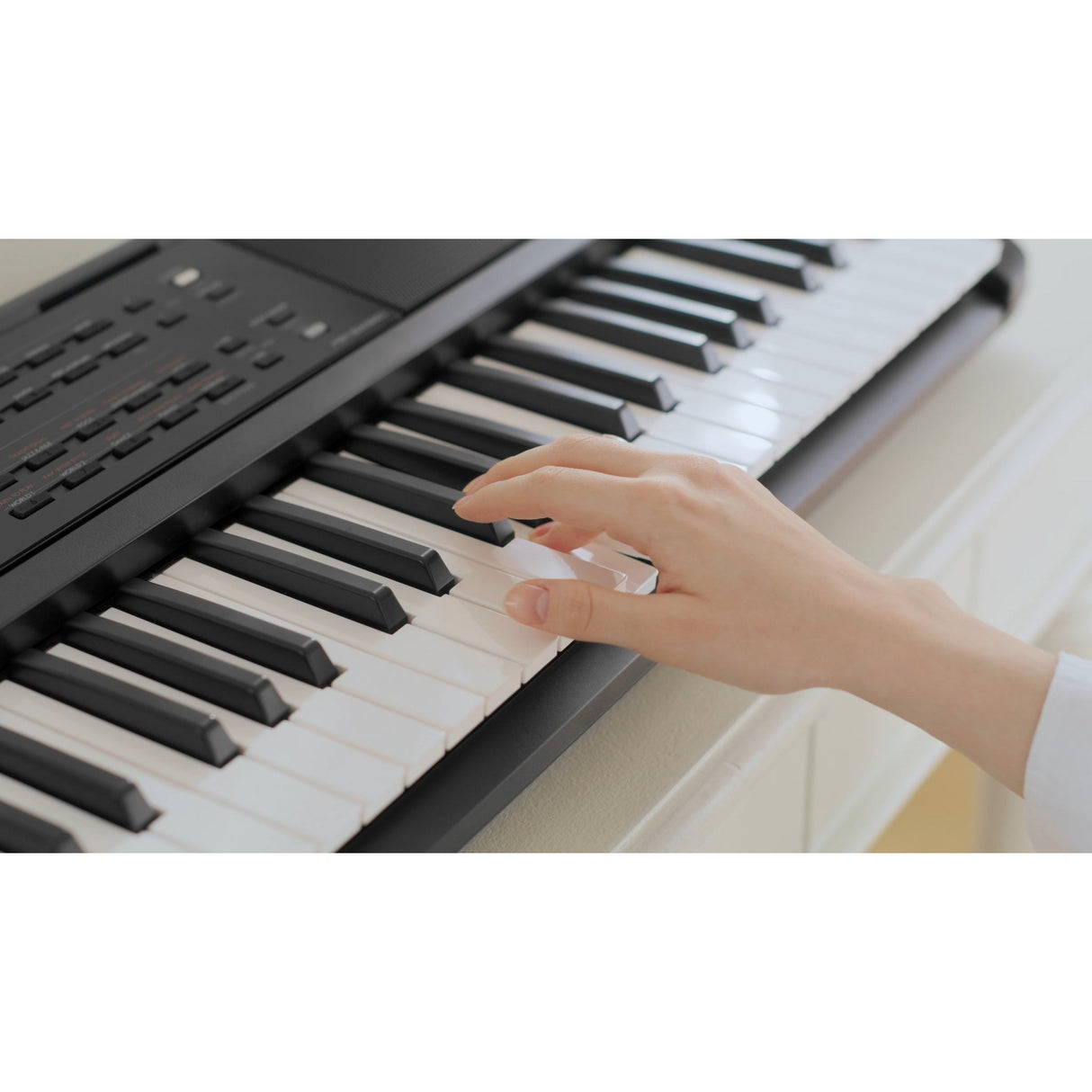 Yamaha PSR-EW320 76-Key Standard Portable Keyboard